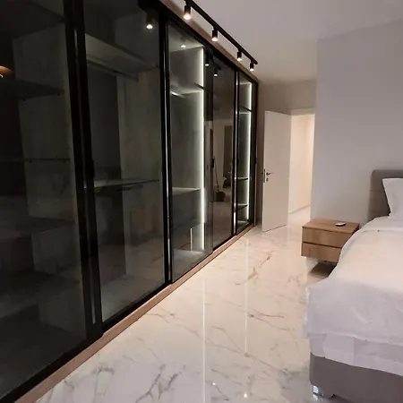 Zeus Deluxe Apartment Tirana