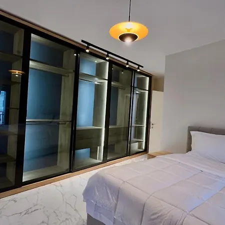 Zeus Deluxe Apartment *